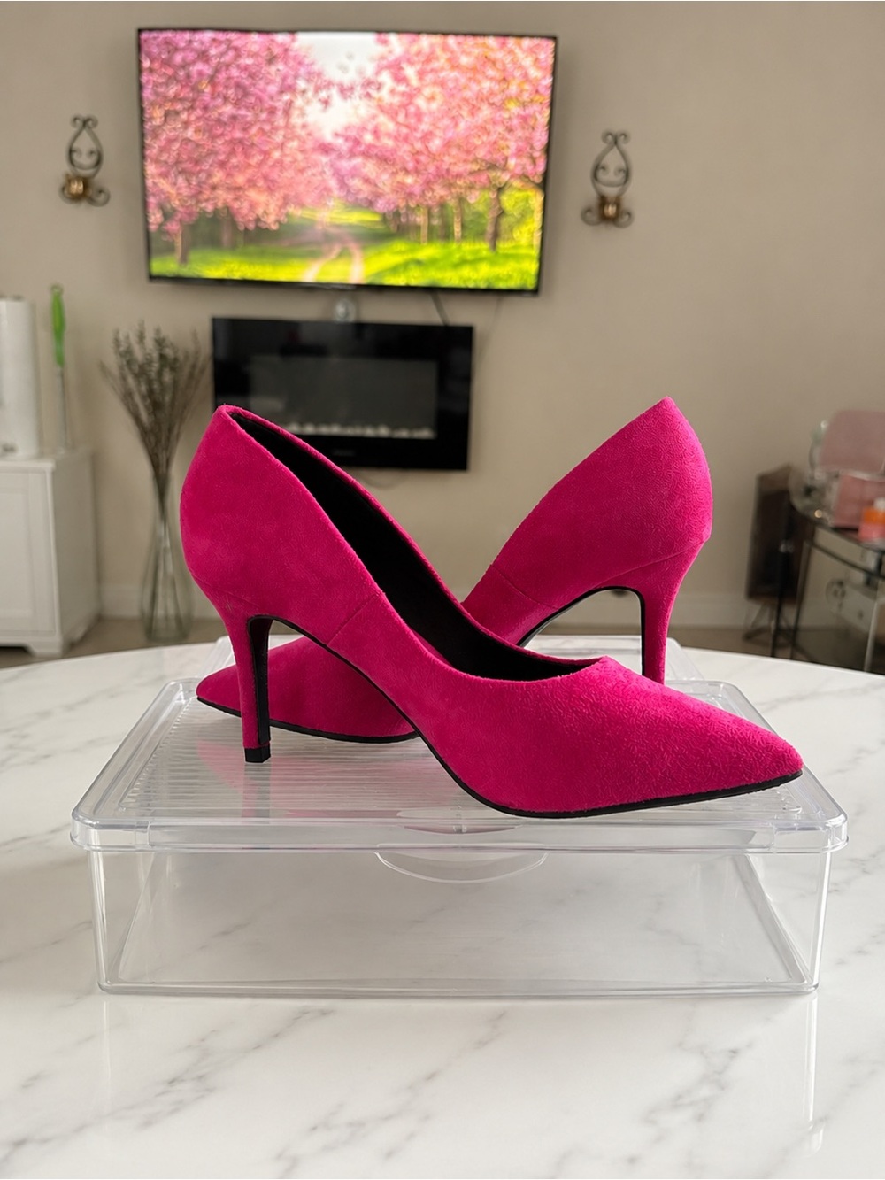 Women's Pink Pointed-Toe Mid-Heel Pumps
